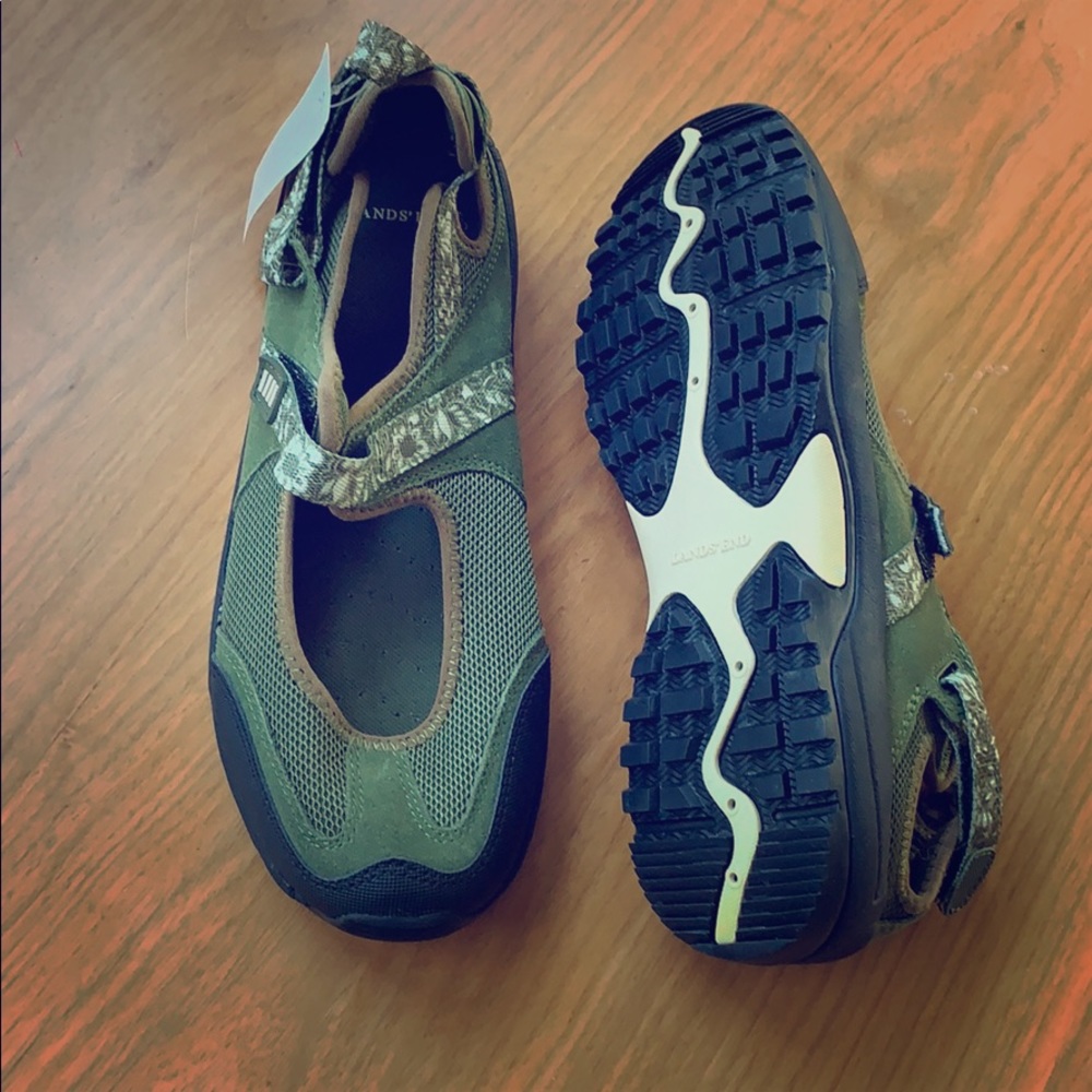 NWT Lands’ End Mary Jane Trekker olive shoes sz8.5